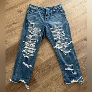 American Eagle Distressed Curvy Mom Jean Size 18